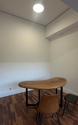 Casa de condomínio para alugar com 654m², 5 quartos e 4 vagas Casa de condomínio para alugar com 654m², 5 quartos e 4 vagasEscritório