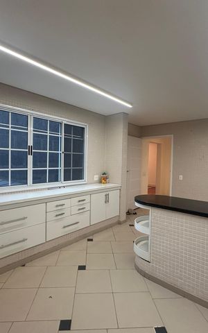 Casa de condomínio para alugar com 654m², 5 quartos e 4 vagas Casa de condomínio para alugar com 654m², 5 quartos e 4 vagasCozinha