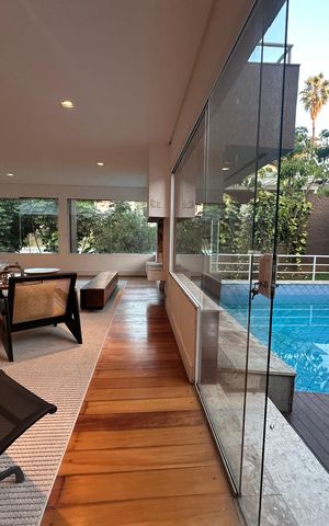 Casa de condomínio para alugar com 654m², 5 quartos e 4 vagas Casa de condomínio para alugar com 654m², 5 quartos e 4 vagasSala