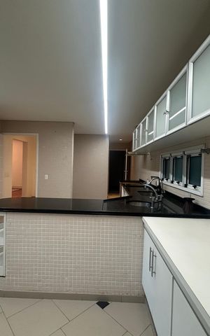 Casa de condomínio para alugar com 654m², 5 quartos e 4 vagas Casa de condomínio para alugar com 654m², 5 quartos e 4 vagasCozinha