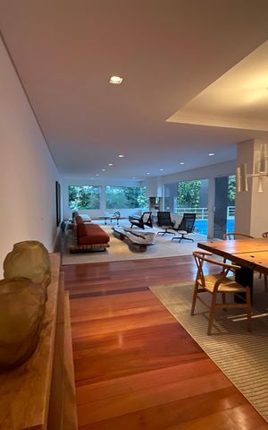 Casa de condomínio para alugar com 654m², 5 quartos e 4 vagas Casa de condomínio para alugar com 654m², 5 quartos e 4 vagasSala de Jantar