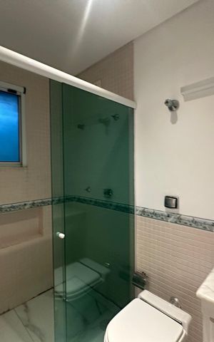Casa de condomínio para alugar com 654m², 5 quartos e 4 vagas Casa de condomínio para alugar com 654m², 5 quartos e 4 vagasBanheiro da Suíte 2