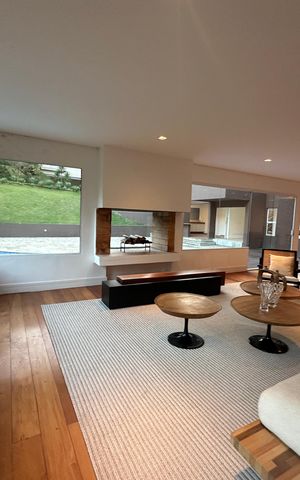 Casa de condomínio para alugar com 654m², 5 quartos e 4 vagas Casa de condomínio para alugar com 654m², 5 quartos e 4 vagasSala