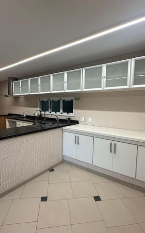 Casa de condomínio para alugar com 654m², 5 quartos e 4 vagas Casa de condomínio para alugar com 654m², 5 quartos e 4 vagasCozinha