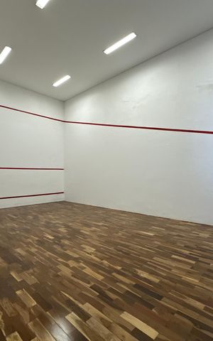 Casa de condomínio para alugar com 654m², 5 quartos e 4 vagas Casa de condomínio para alugar com 654m², 5 quartos e 4 vagasQuadra Esportiva