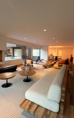 Casa de condomínio para alugar com 654m², 5 quartos e 4 vagas Casa de condomínio para alugar com 654m², 5 quartos e 4 vagasSala