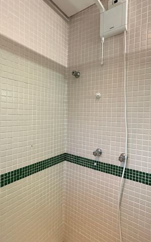 Casa de condomínio para alugar com 654m², 5 quartos e 4 vagas Casa de condomínio para alugar com 654m², 5 quartos e 4 vagasBanheiro da Suíte 5