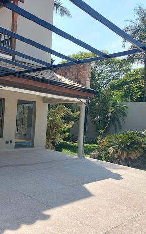Casa para alugar com 426m², 5 quartos e 4 vagas Casa para alugar com 426m², 5 quartos e 4 vagasÁrea externa