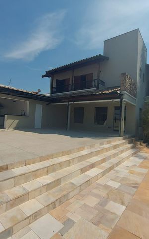 Casa para alugar com 426m², 5 quartos e 4 vagas Casa para alugar com 426m², 5 quartos e 4 vagasPiscina