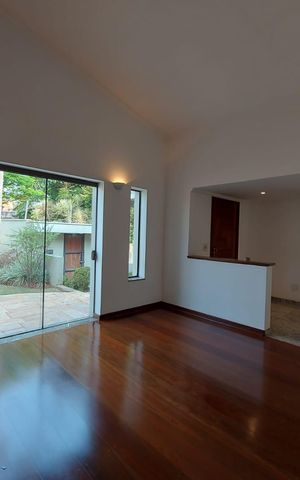 Casa para alugar com 426m², 5 quartos e 4 vagas Casa para alugar com 426m², 5 quartos e 4 vagasSala 3