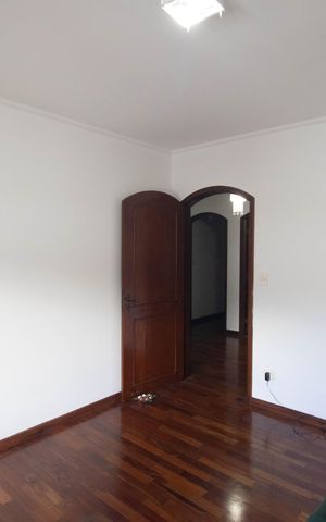 Casa para alugar com 349m², 4 quartos e 4 vagasQuarto 1