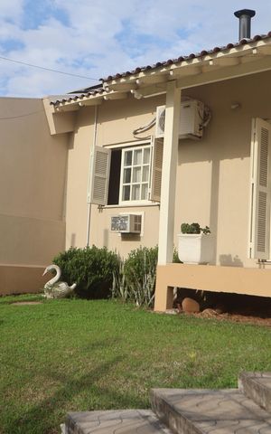Casa para alugar com 145m², 3 quartos e 2 vagasFrente