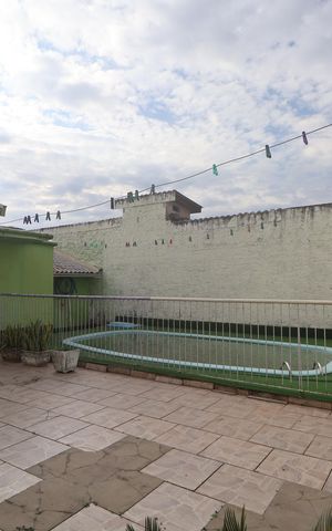 Casa para alugar com 145m², 3 quartos e 2 vagasQuintal