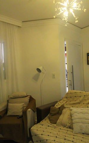 Casa à venda com 90m², 3 quartos e 3 vagas Casa à venda com 90m², 3 quartos e 3 vagasSala