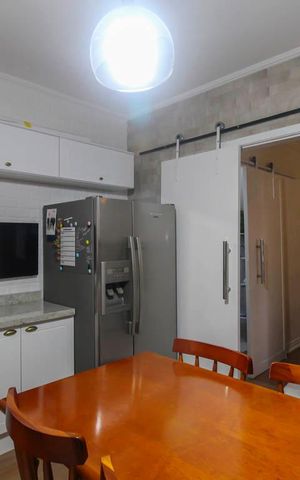 Casa à venda com 90m², 3 quartos e 3 vagas Casa à venda com 90m², 3 quartos e 3 vagasCozinha