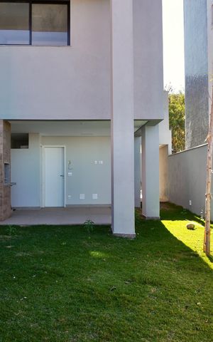 Casa à venda com 163m², 3 quartos e 2 vagas Casa à venda com 163m², 3 quartos e 2 vagasÁrea Privativa - Casa 2