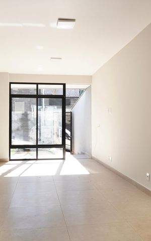 Casa à venda com 163m², 3 quartos e 2 vagas Casa à venda com 163m², 3 quartos e 2 vagasSala 1 - Casa 1