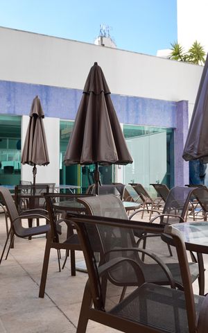 Apartamento para alugar com 140m², 2 quartos e 2 vagas Apartamento para alugar com 140m², 2 quartos e 2 vagasÁrea comum - Piscina