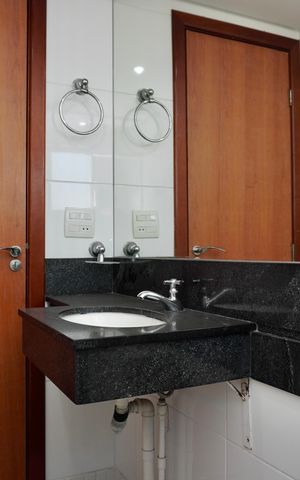 Apartamento para alugar com 140m², 2 quartos e 2 vagas Apartamento para alugar com 140m², 2 quartos e 2 vagasBanheiro da Suíte
