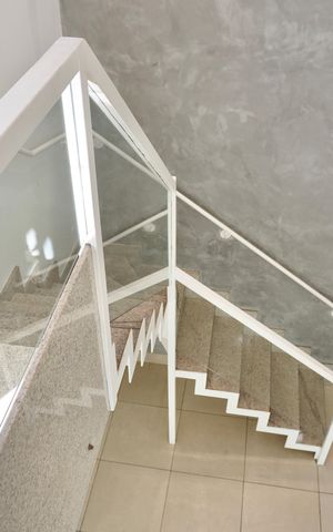 Apartamento para alugar com 140m², 2 quartos e 2 vagas Apartamento para alugar com 140m², 2 quartos e 2 vagasEscadas