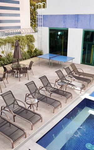 Apartamento para alugar com 140m², 2 quartos e 2 vagas Apartamento para alugar com 140m², 2 quartos e 2 vagasÁrea comum - Piscina