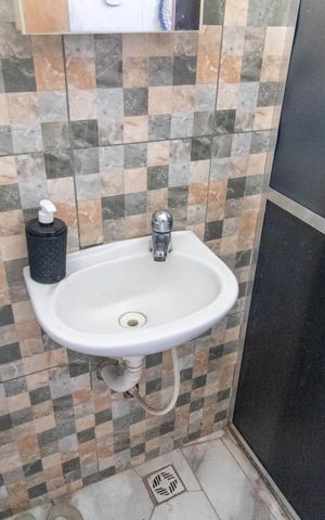 Casa à venda com 370m², 4 quartos e 2 vagas Casa à venda com 370m², 4 quartos e 2 vagasBanheiro Social