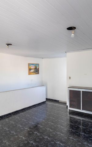 Casa à venda com 370m², 4 quartos e 2 vagas Casa à venda com 370m², 4 quartos e 2 vagasHall social