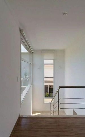 Casa de condomínio para alugar com 254m², 3 quartos e 4 vagas Casa de condomínio para alugar com 254m², 3 quartos e 4 vagasVaranda