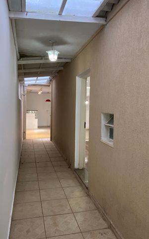 Casa à venda com 170m², 3 quartos e 2 vagas Casa à venda com 170m², 3 quartos e 2 vagasÁrea externa
