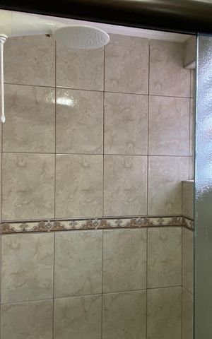Casa à venda com 170m², 3 quartos e 2 vagas Casa à venda com 170m², 3 quartos e 2 vagasBanheiro 3