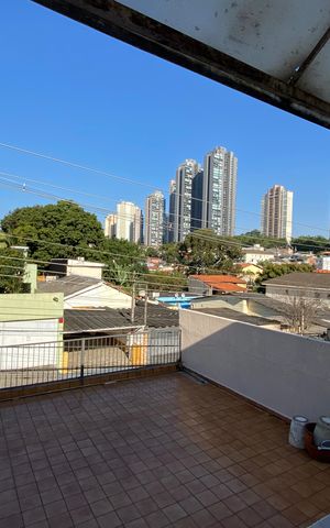 Casa à venda com 170m², 3 quartos e 2 vagas Casa à venda com 170m², 3 quartos e 2 vagasVaranda