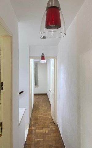 Casa à venda com 170m², 3 quartos e 2 vagas Casa à venda com 170m², 3 quartos e 2 vagasCorredor
