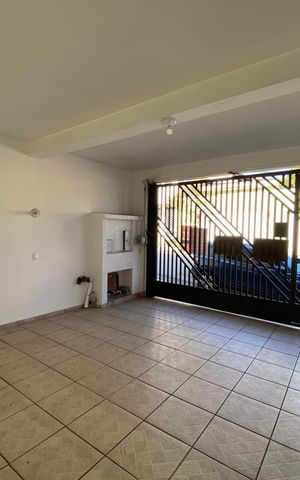 Casa à venda com 170m², 3 quartos e 2 vagas Casa à venda com 170m², 3 quartos e 2 vagasGaragem