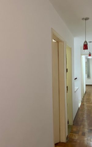 Casa à venda com 170m², 3 quartos e 2 vagas Casa à venda com 170m², 3 quartos e 2 vagasCorredor