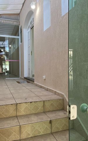 Casa à venda com 170m², 3 quartos e 2 vagas Casa à venda com 170m², 3 quartos e 2 vagasGaragem