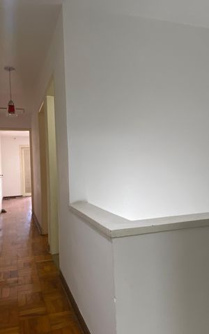 Casa à venda com 170m², 3 quartos e 2 vagas Casa à venda com 170m², 3 quartos e 2 vagasCorredor