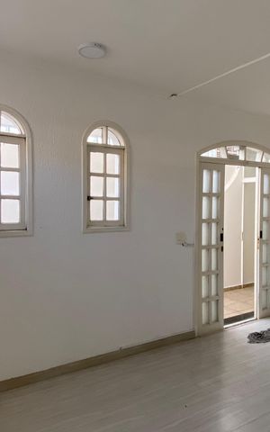 Casa à venda com 170m², 3 quartos e 2 vagas Casa à venda com 170m², 3 quartos e 2 vagasSala 1