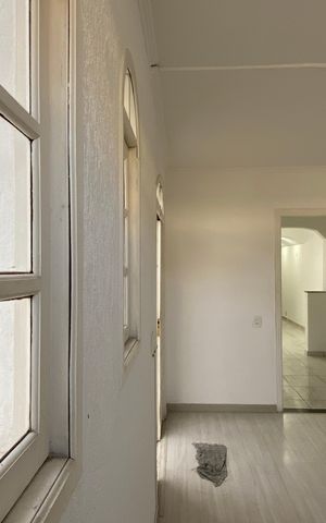 Casa à venda com 170m², 3 quartos e 2 vagas Casa à venda com 170m², 3 quartos e 2 vagasSala 1