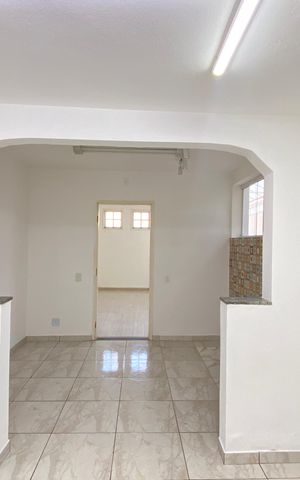 Casa à venda com 170m², 3 quartos e 2 vagas Casa à venda com 170m², 3 quartos e 2 vagasCozinha