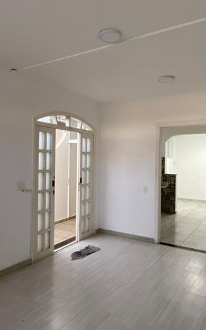 Casa à venda com 170m², 3 quartos e 2 vagas Casa à venda com 170m², 3 quartos e 2 vagasSala 1