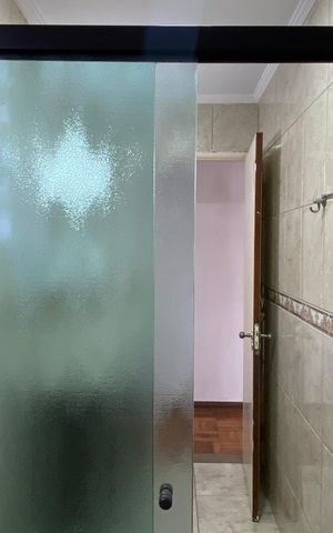 Casa à venda com 170m², 3 quartos e 2 vagas Casa à venda com 170m², 3 quartos e 2 vagasBanheiro 3