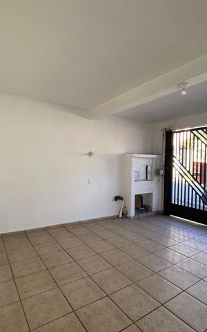 Casa à venda com 170m², 3 quartos e 2 vagas Casa à venda com 170m², 3 quartos e 2 vagasGaragem