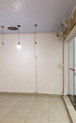 Casa à venda com 170m², 3 quartos e 2 vagas Casa à venda com 170m², 3 quartos e 2 vagasÁrea externa