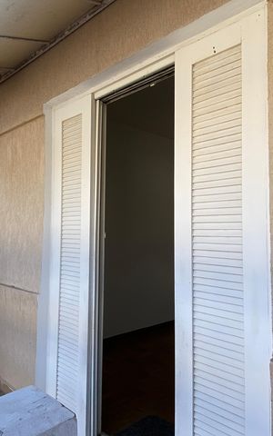 Casa à venda com 170m², 3 quartos e 2 vagas Casa à venda com 170m², 3 quartos e 2 vagasVaranda