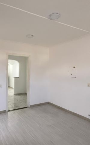 Casa à venda com 170m², 3 quartos e 2 vagas Casa à venda com 170m², 3 quartos e 2 vagasSala 1