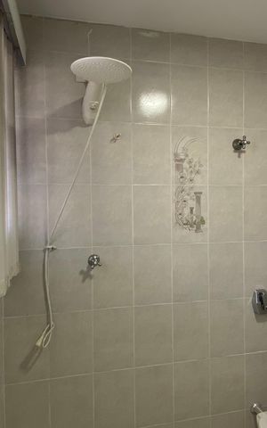 Casa à venda com 170m², 3 quartos e 2 vagas Casa à venda com 170m², 3 quartos e 2 vagasBanheiro 2