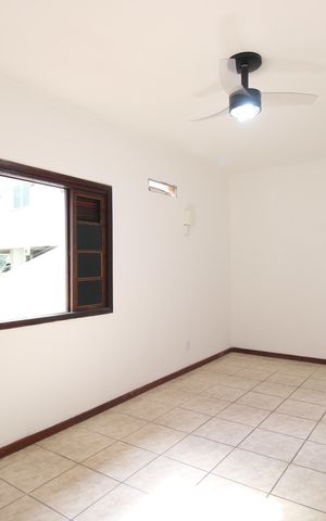 Casa de condomínio para alugar com 192m², 3 quartos e 2 vagasSuíte