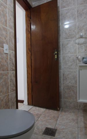Casa de condomínio para alugar com 192m², 3 quartos e 2 vagasBanheiro social