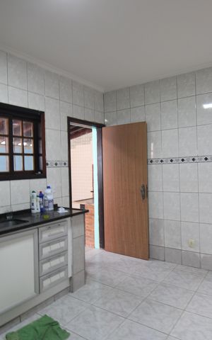 Casa de condomínio para alugar com 192m², 3 quartos e 2 vagasCozinha