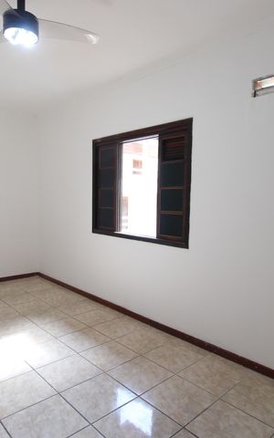 Casa de condomínio para alugar com 192m², 3 quartos e 2 vagasSuíte